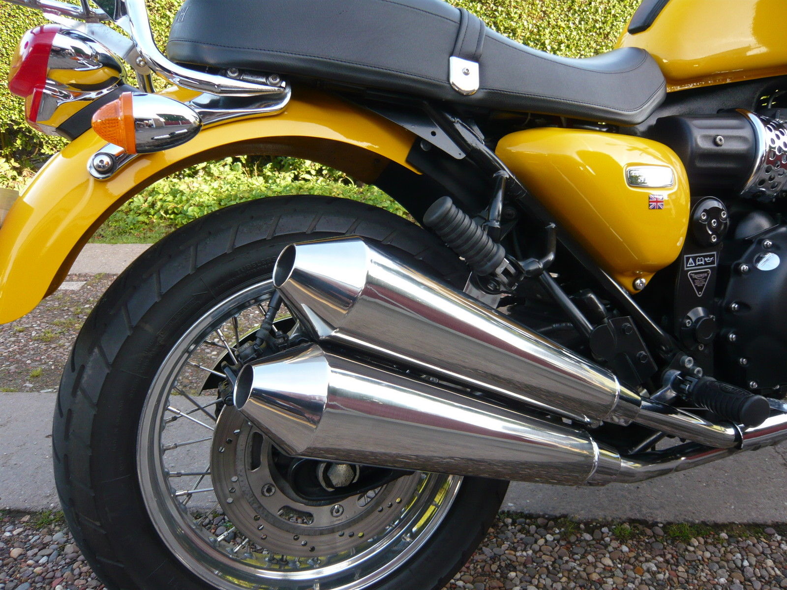 triumph thunderbird 900 exhaust